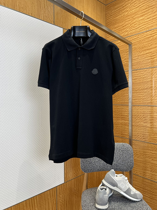 モンクレール Moncler バッジプリント入り半袖ポロシャツ