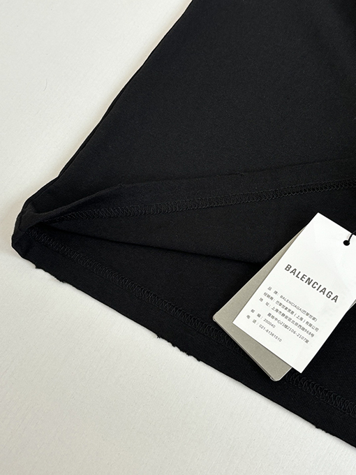 バレンシアガブランドスーパーコピー BALENCIAGA 春夏コレクションイエローテープのずれプリントゆったりとした半袖Tシャツ