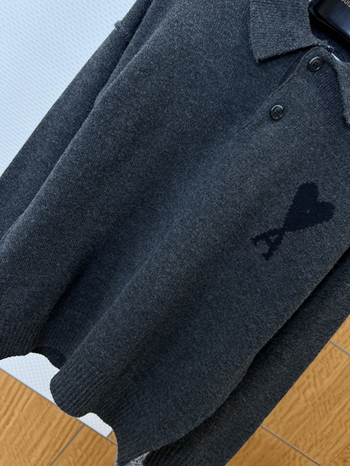 アミスーパーコピー ハート型のAマークが入ったカラーブロックニットポロセーター