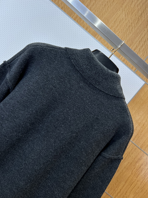 アミスーパーコピー ハート型のAマークが入ったカラーブロックニットポロセーター