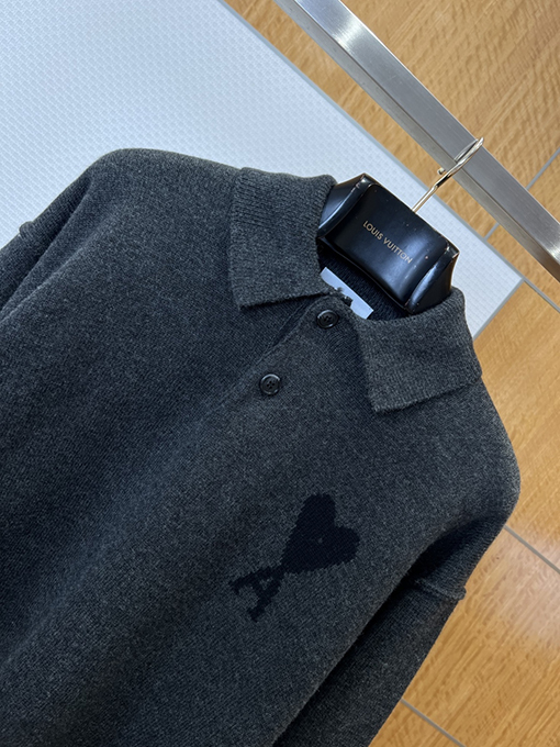 アミスーパーコピー ハート型のAマークが入ったカラーブロックニットポロセーター