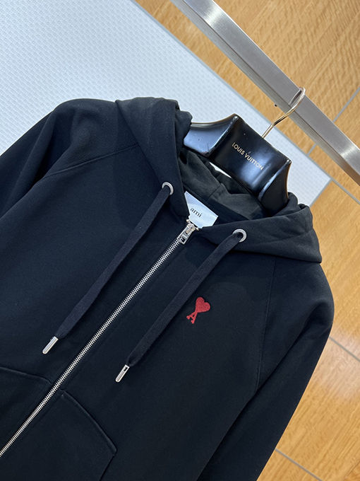 アミ 赤いハートの刺繍りフード付きドローストリングスウェットシャツジャケット