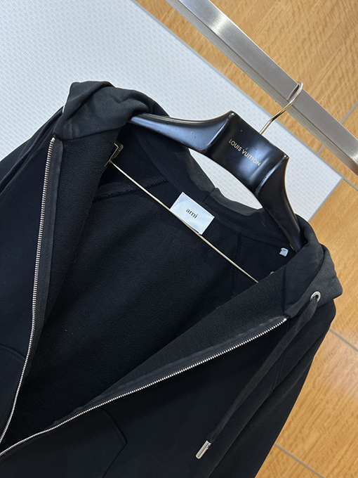 アミ 赤いハートの刺繍りフード付きドローストリングスウェットシャツジャケット