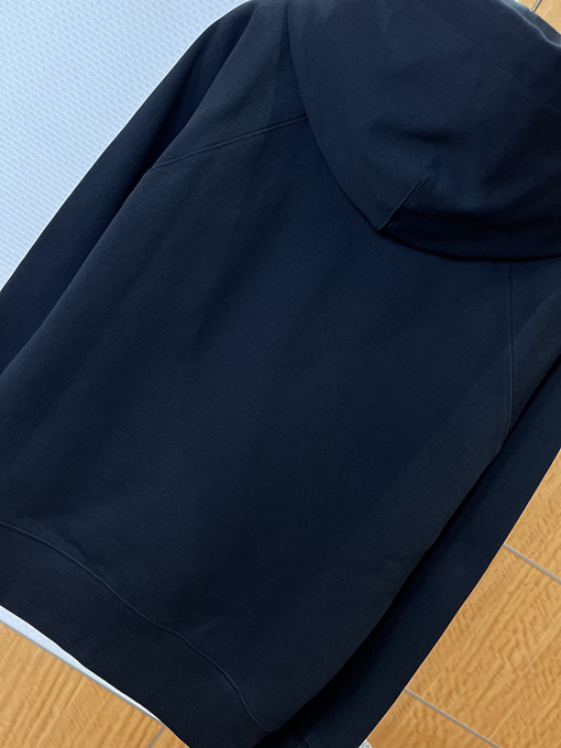 アミ 赤いハートの刺繍りフード付きドローストリングスウェットシャツジャケット