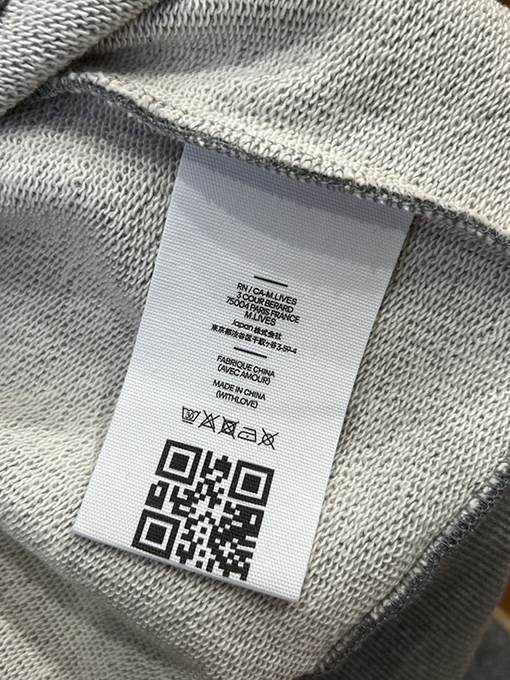 アミ 赤いハートの刺繍りフード付きドローストリングスウェットシャツジャケット