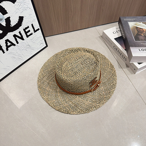 シャネルブランドスーパーコピー 革のストローカットアウト付き麦わら帽子