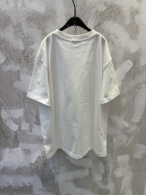 ディオールスーパーコピー Christian Dr 1947 シグネチャーのフロッキープリント入りクルーネック半袖Tシャツ