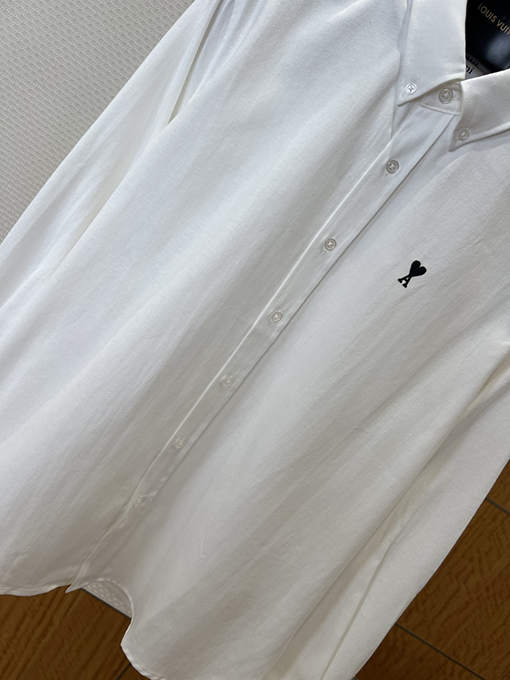 アミスーパーコピー 新モデルハートの刺繍入りボタンダウンカラー長袖シャツ
