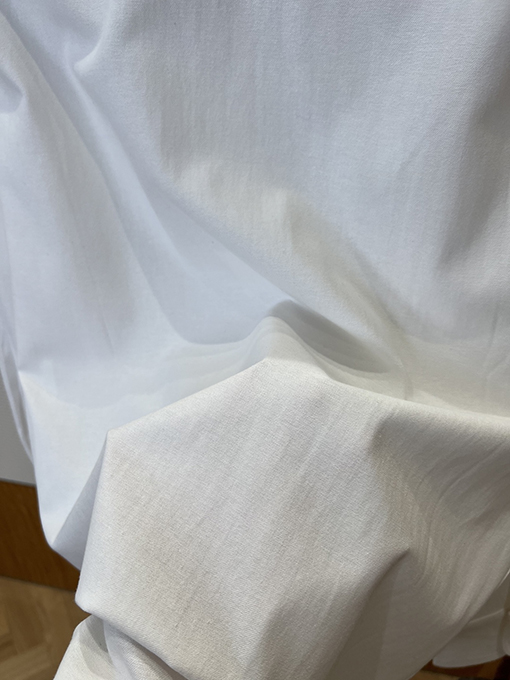 アミスーパーコピー 新モデルハートの刺繍入りボタンダウンカラー長袖シャツ