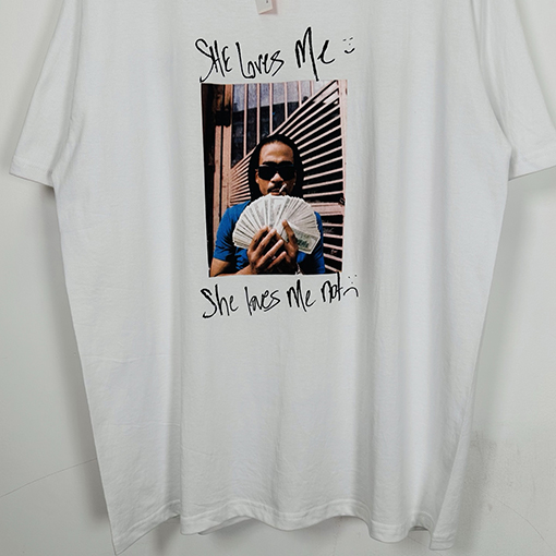 シュプリームブランドコピー Supreme MAX B TEE ヒップホップアーティストのキャラクタープリント入り半袖Tシャツ