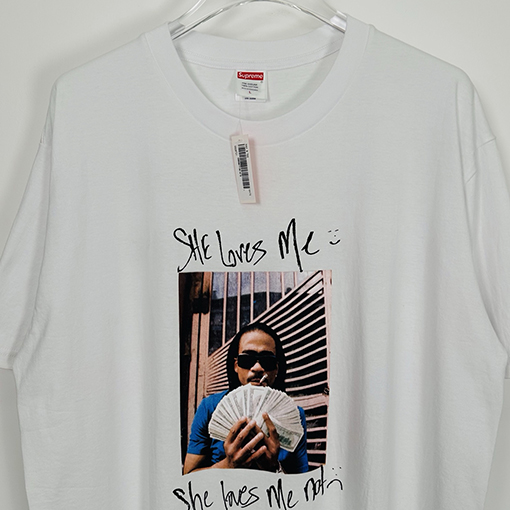 シュプリームブランドコピー Supreme MAX B TEE ヒップホップアーティストのキャラクタープリント入り半袖Tシャツ