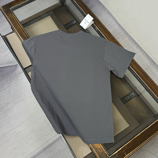 モンクレール Moncler 胸にロゴが入った半袖Tシャツ