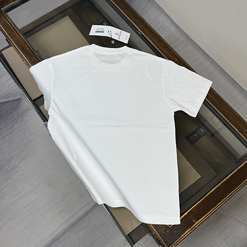 モンクレール Moncler 胸にロゴが入った半袖Tシャツ