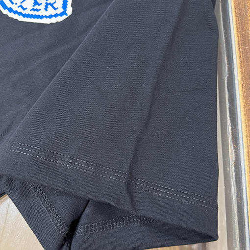 モンクレール Moncler 胸にロゴが入った半袖Tシャツ