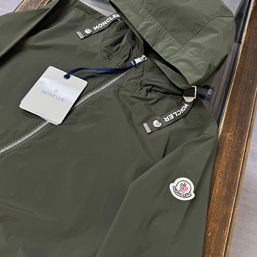 モンクレール Remoray 最新のフード付きトレンチコート