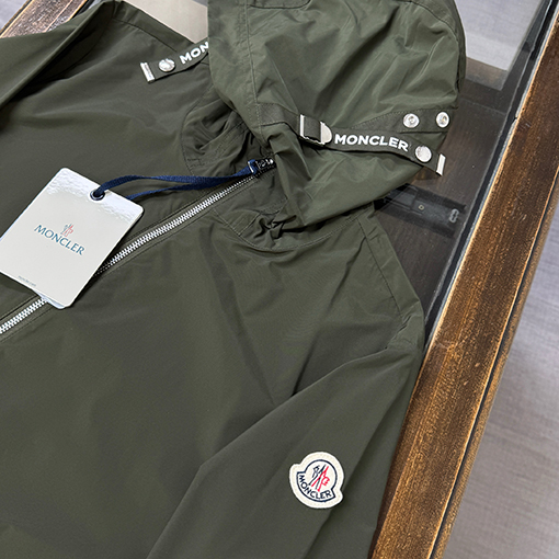 モンクレール Remoray 最新のフード付きトレンチコート