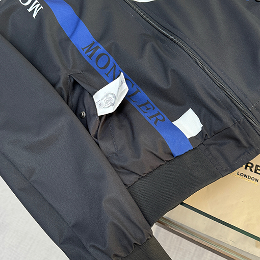 モンクレールブランドコピー Moncler 新モデル両面リバーシブルのカジュアルなベースボールジャケット
