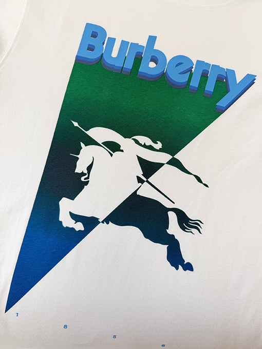 バーバリーブランドコピー BURBERRY ツートンカラーのグラデーションプリント半袖Tシャツ