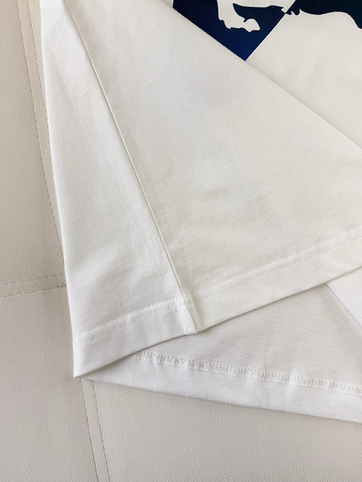 バーバリーブランドコピー BURBERRY ツートンカラーのグラデーションプリント半袖Tシャツ