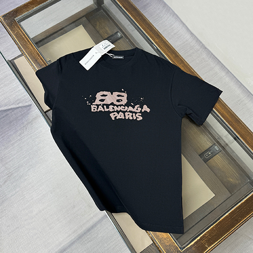 バレンシアガ BALENCIAGA 新作プリントロゴ柄半袖Tシャツ