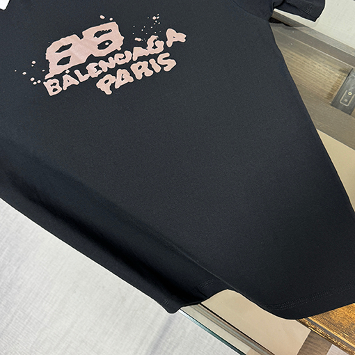 バレンシアガ BALENCIAGA 新作プリントロゴ柄半袖Tシャツ