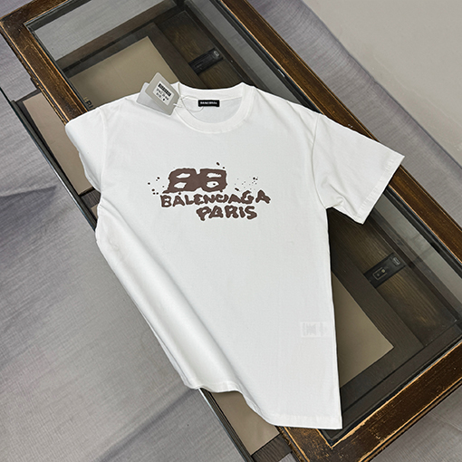 バレンシアガ BALENCIAGA 新作プリントロゴ柄半袖Tシャツ