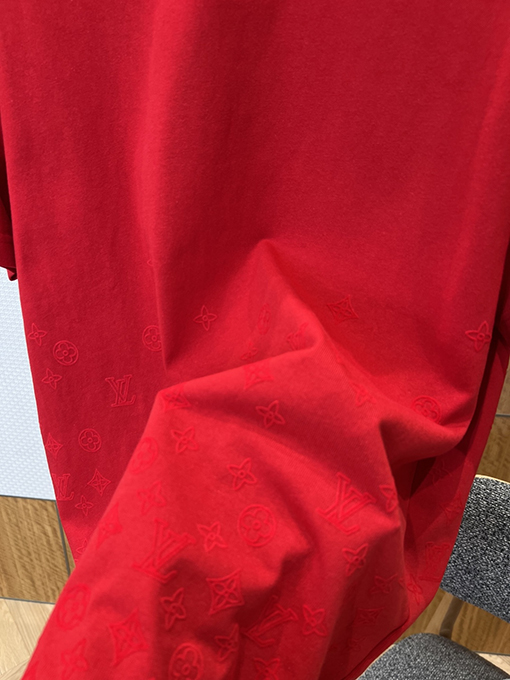ルイヴィトン グラデーションエンボスクルーネック半袖Tシャツ