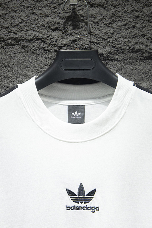 バレンシアガ X アディダススーパーコピー Balenciaga コラボレーション刺繍入り半袖Tシャツ