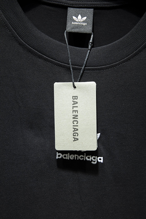 バレンシアガ X アディダススーパーコピー Balenciaga コラボレーション刺繍入り半袖Tシャツ