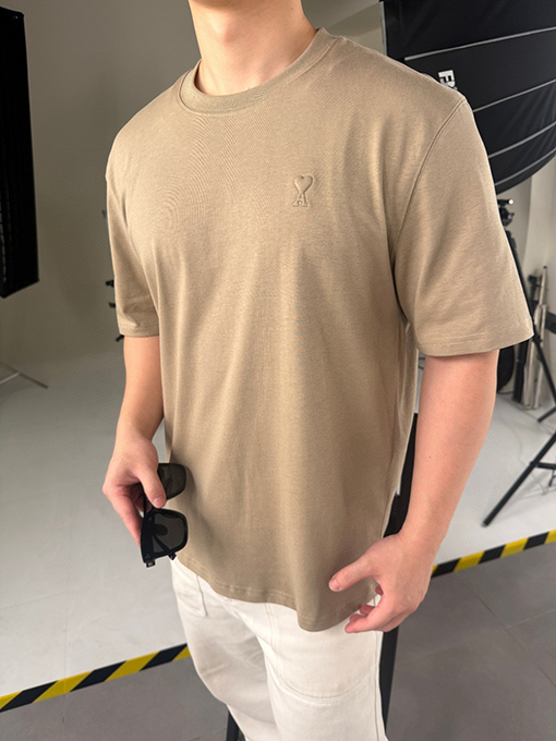 アミブランドコピー クラシックなエンボスのADCシルエット無地半袖Tシャツ
