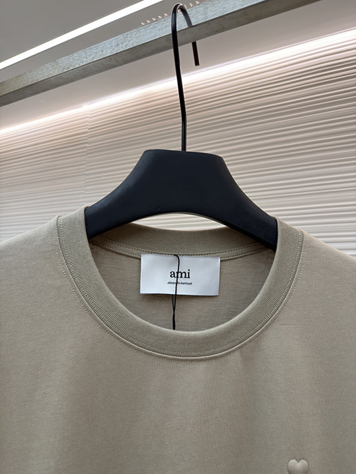 アミブランドコピー クラシックなエンボスのADCシルエット無地半袖Tシャツ