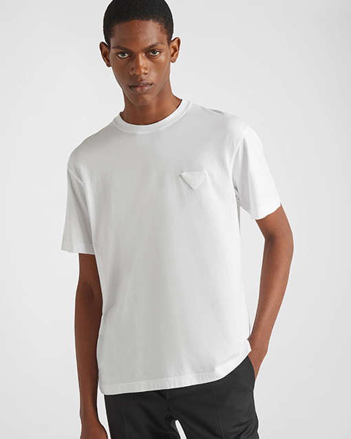 プラダ 三角形のワッペンが付いた半袖Tシャツ