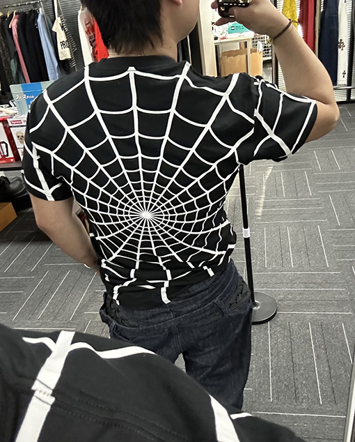 シュプリーム半袖Tシャツスーパーコピー スパイダーマンとのコラボレーションプリント入り半袖Tシャツ