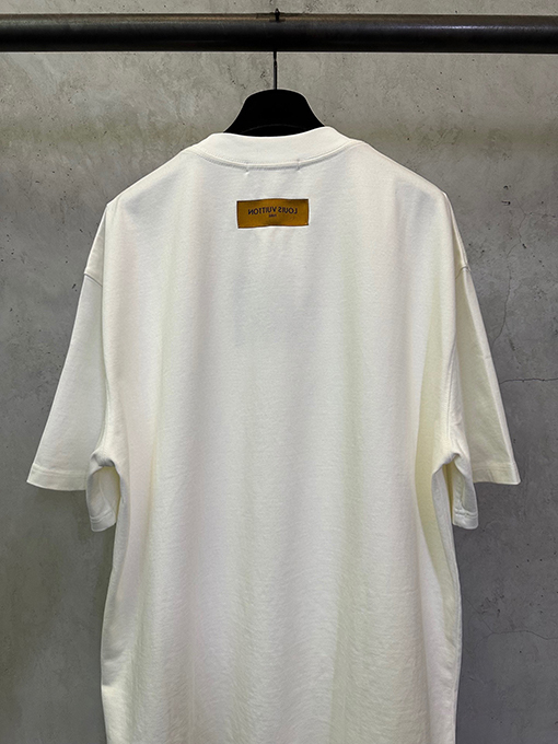 ルイヴィトン LV パールロゴ入りクルーネック半袖Tシャツ