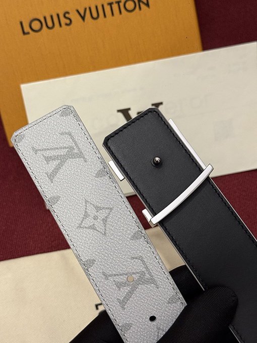 ルイヴィトンスーパーコピー LV Initiales Monogram Flower クラシックなモノグラム柄のカラーブロック花柄リバーシブル両面ベルト