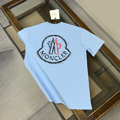 モンクレール Moncler 新作のスタイリッシュなラウンドネック半袖Tシャツ