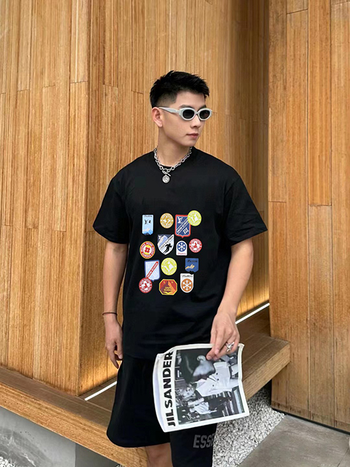 ルイヴィトン偽物 クラシックなロゴプリント入り半袖Tシャツ