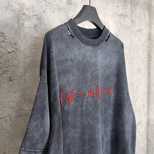 バレンシアガ半袖Tシャツスーパーコピー フォーミュラ刺繍入りウォッシュダメージ半袖Tシャツ
