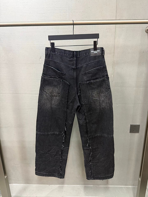 バレンシアガ偽物 ダメージ複数のポケットのドローストリング付きヴィンテージワークジーンズ