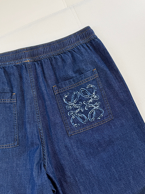 ロエベ クラシックなパッチポケット刺繍入りデニムショートパンツ