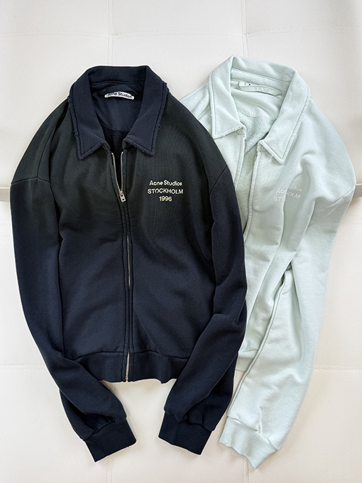 アクネストゥディオズ Acne Studios ヴィンテージ風のダメージマイクロロゴプリントのラペルジップアップジャケット