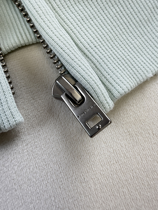 アクネストゥディオズ Acne Studios ヴィンテージ風のダメージマイクロロゴプリントのラペルジップアップジャケット