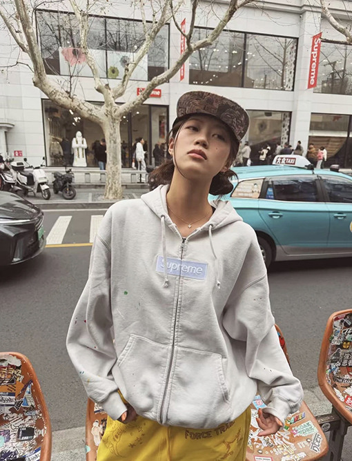 シュプリーム X マルタンマルジェラスーパーコピー SUPREME コラボレーションインクスプラッター刺繍ジップアップパーカー