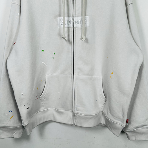 シュプリーム X マルタンマルジェラスーパーコピー SUPREME コラボレーションインクスプラッター刺繍ジップアップパーカー