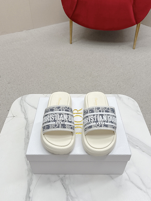 ディオールスリッパコピー レディース春夏刺繍スリッパ