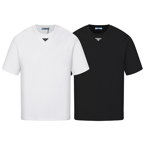 プラダ クラシックなメタルトライアングルロゴの半袖Tシャツ
