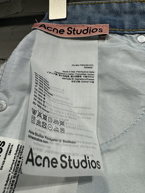 アクネストゥディオズ PatcDistressed Jeans FEah ウォッシュのダメージジーンズ