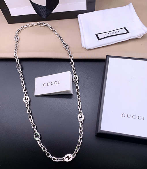 グッチ クラシックなダメージインターロッキングダブルGロゴのチャンキーチェーンネックレス