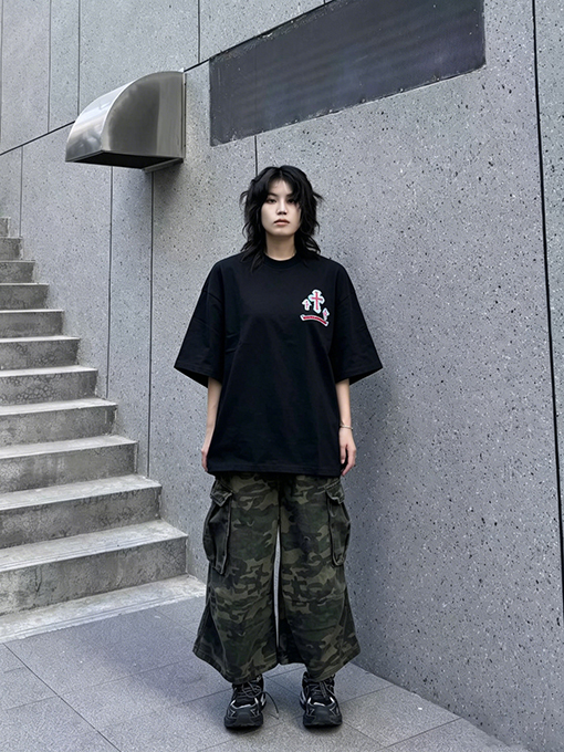 クロムハーツ クラシックな刺繍入り半袖Tシャツ