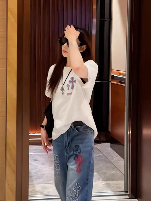 クロムハーツ クラシックな刺繍入り半袖Tシャツ